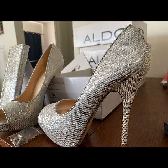 Aldo heels & marching clutch - Picture 1 of 5